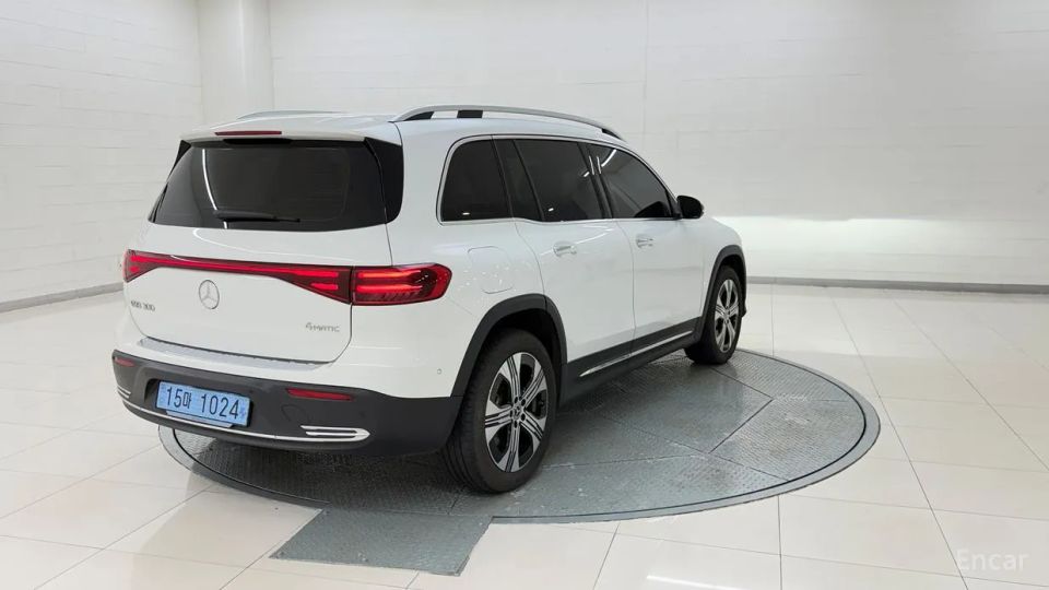 Mercedes-Benz EQB