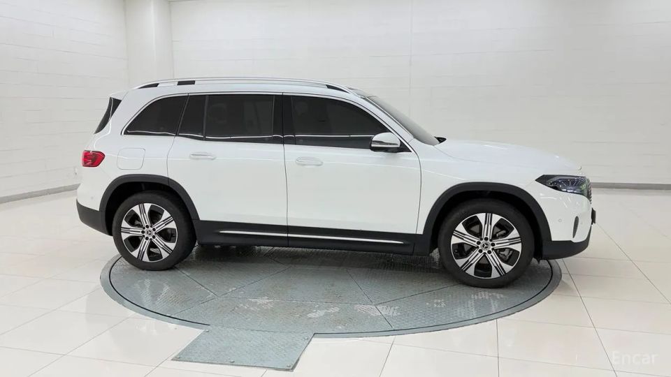 Mercedes-Benz EQB