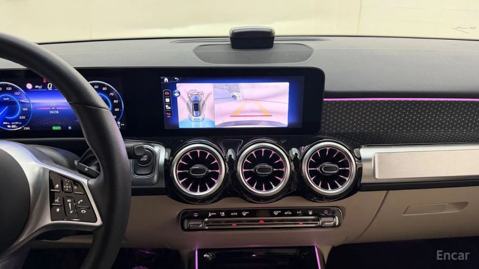 Mercedes-Benz EQB