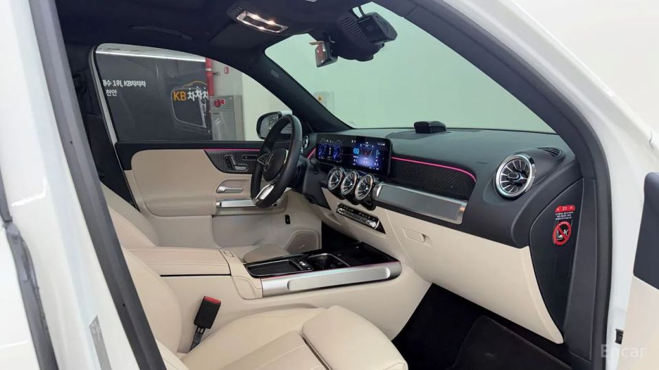 Mercedes-Benz EQB