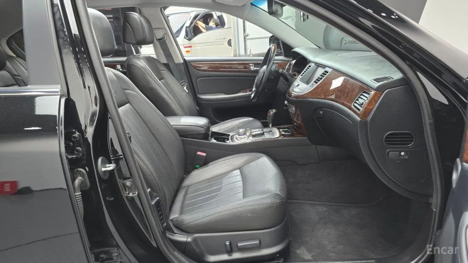 Hyundai Genesis