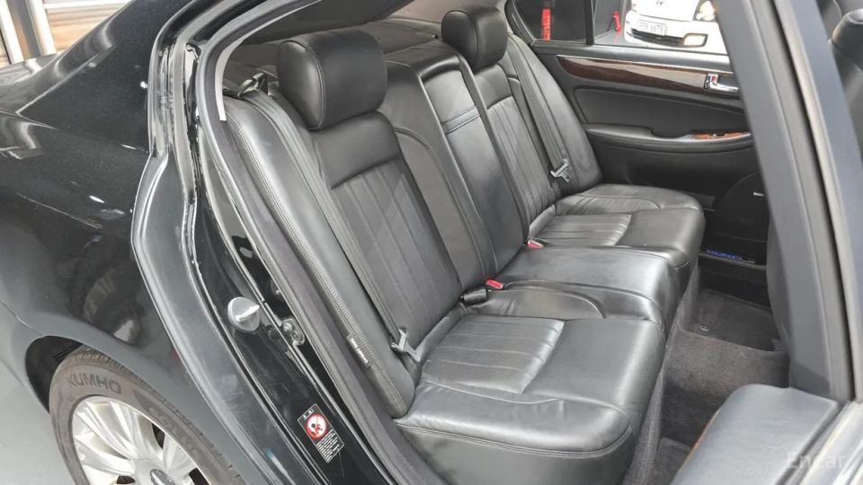 Hyundai Genesis