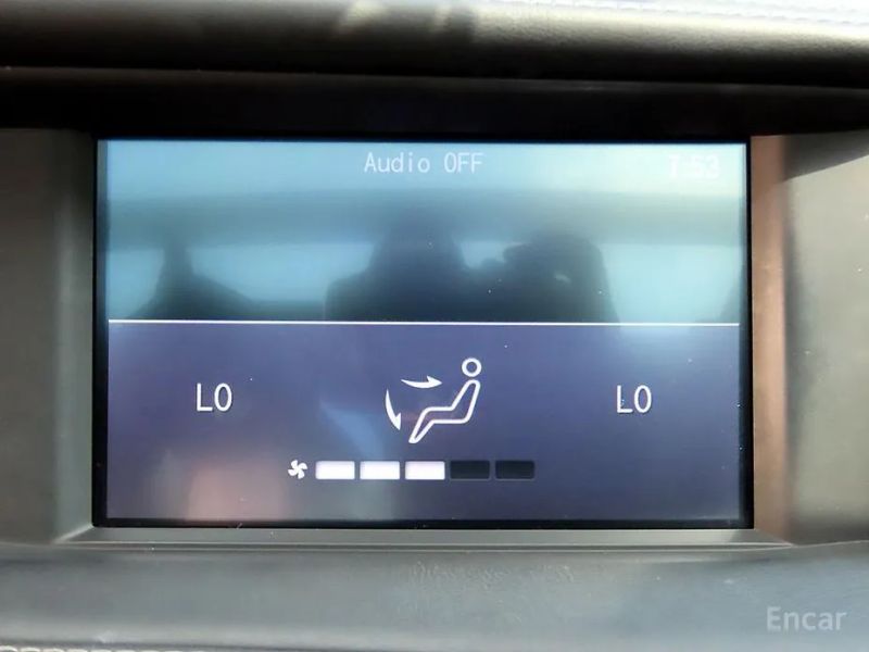Infiniti Q30
