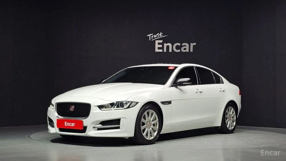 Jaguar XE