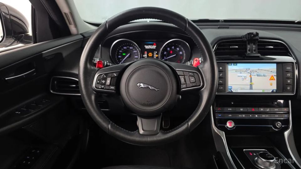Jaguar XE