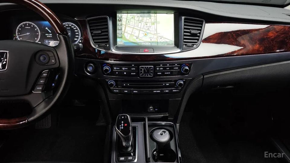 Hyundai Equus