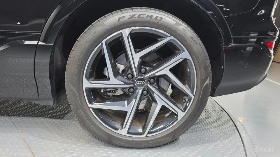 Audi Q6 e-tron