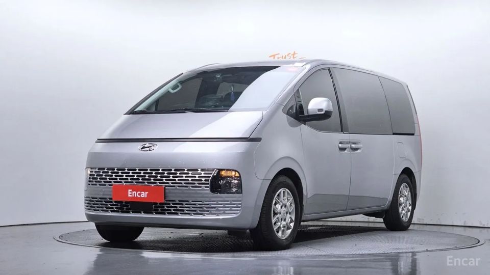 Hyundai Staria