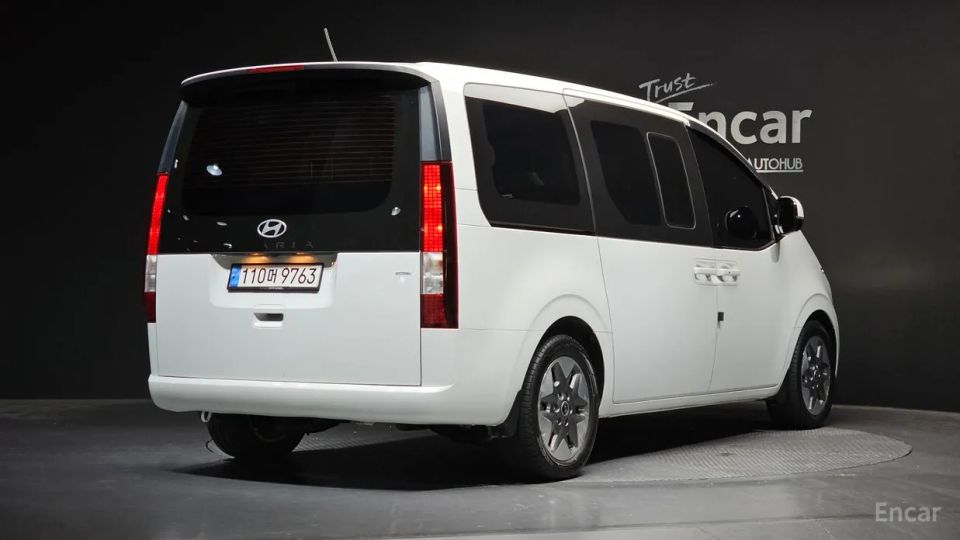 Hyundai Staria