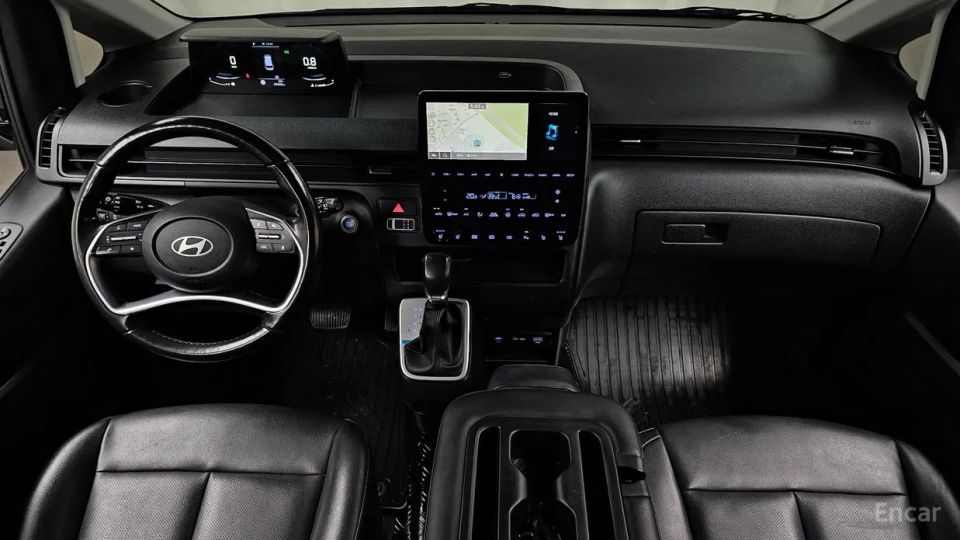 Hyundai Staria