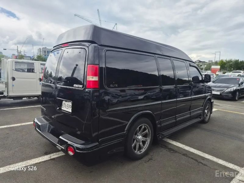 Chevrolet Express Van