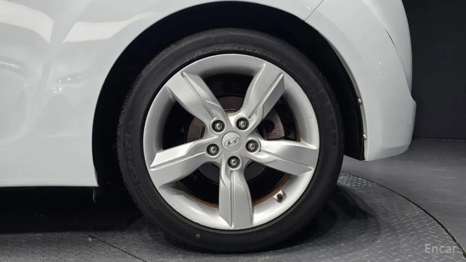 Hyundai Veloster