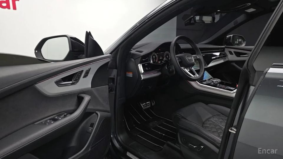 Audi Q8