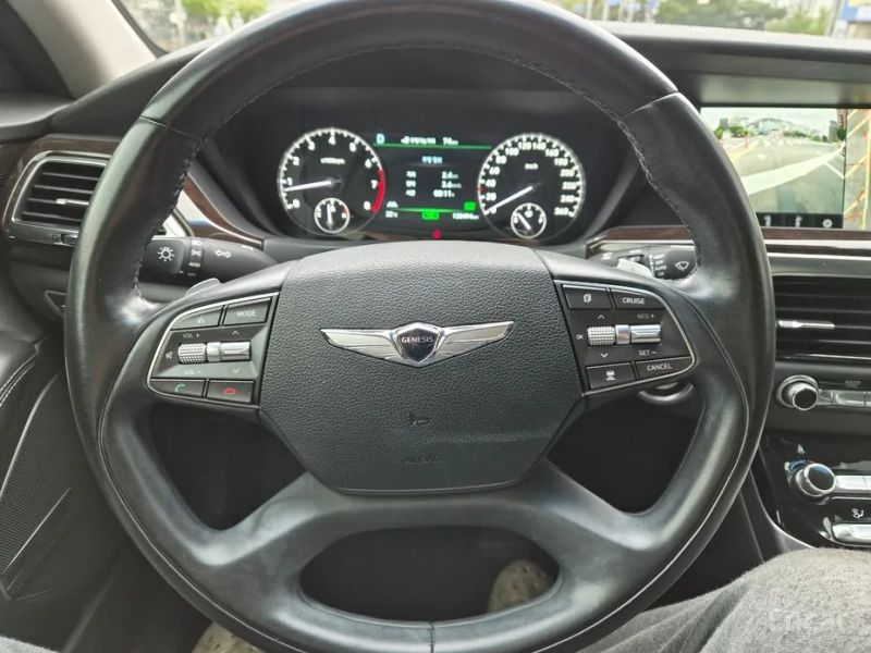 Genesis EQ900