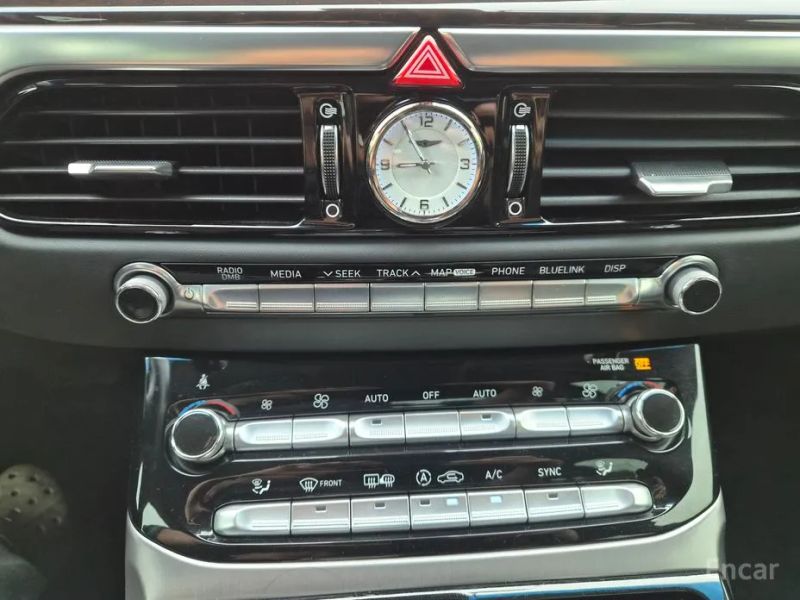 Genesis EQ900