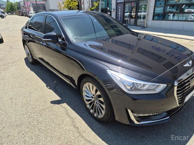 Genesis EQ900
