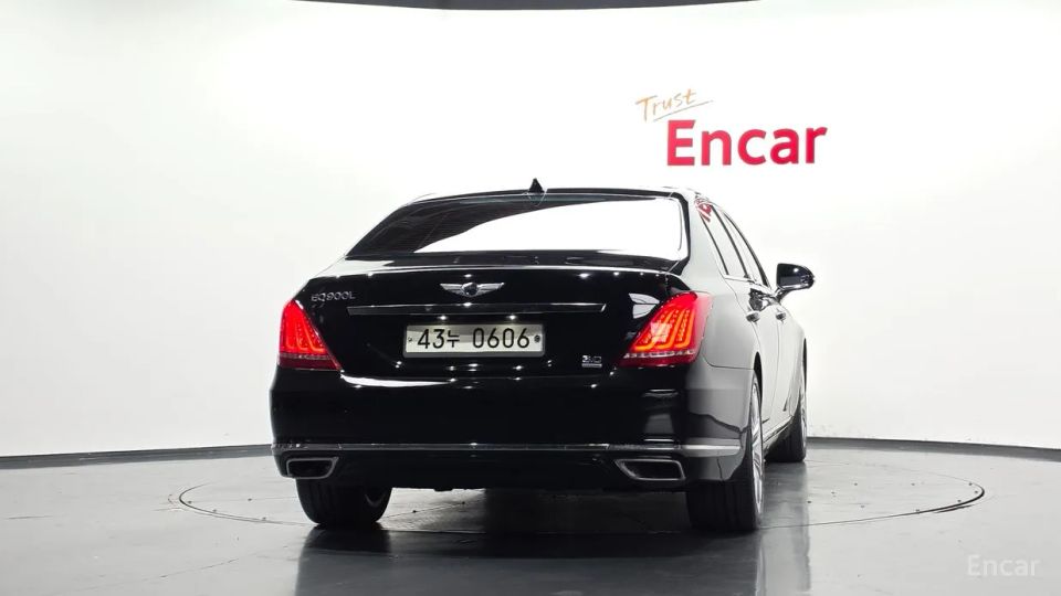 Genesis EQ900