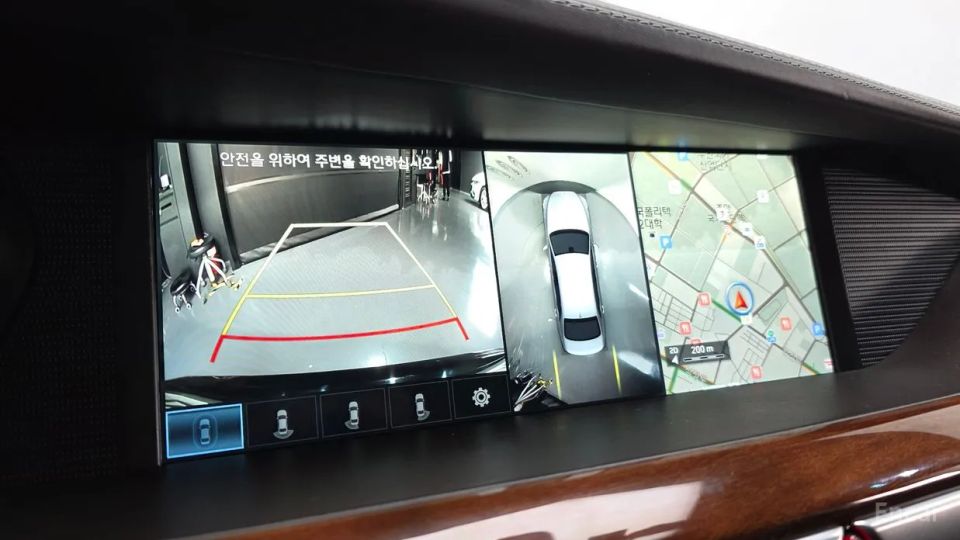 Genesis EQ900