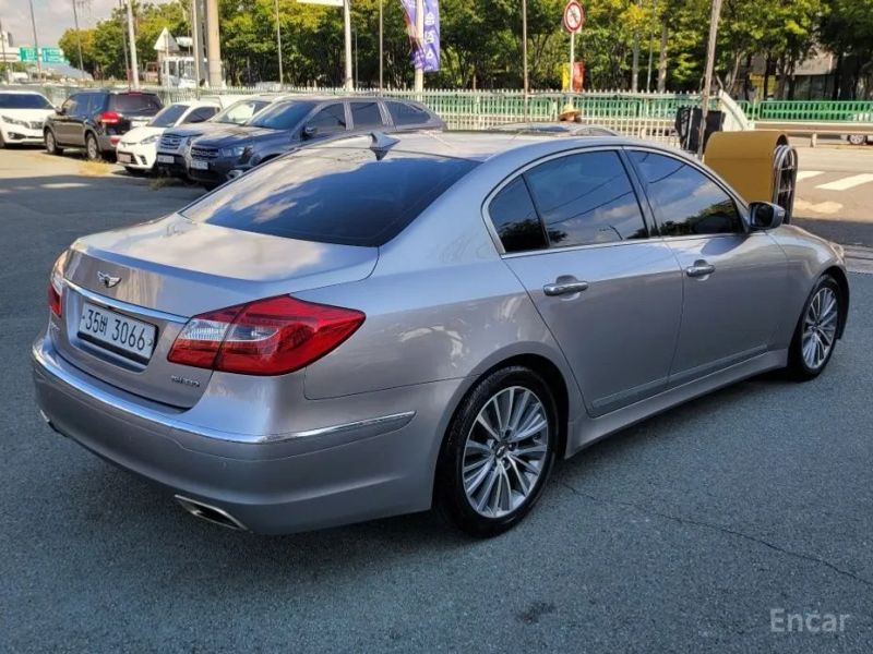 Hyundai Genesis