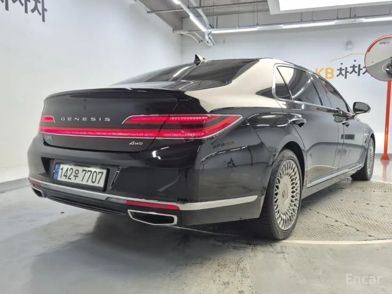 Genesis G90