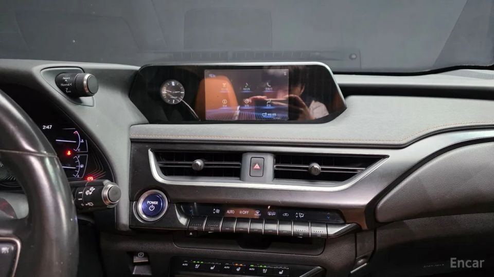 Lexus UX