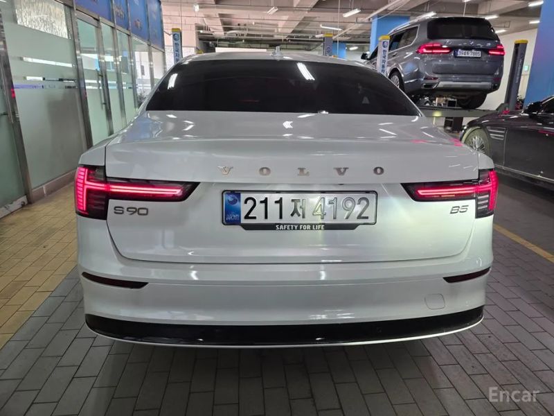 Volvo S90