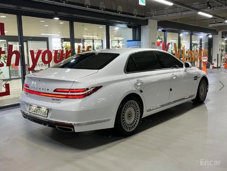 Genesis G90