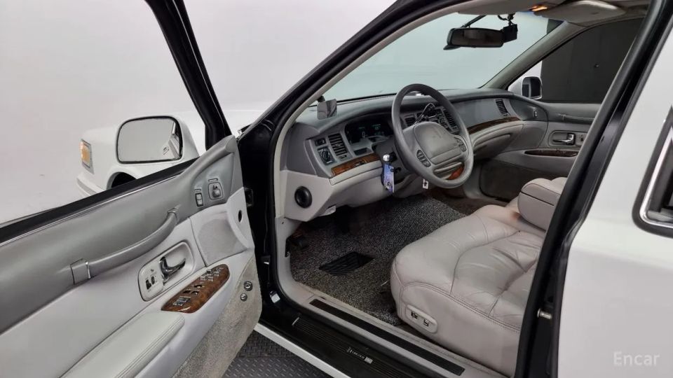 Lincoln Town Car