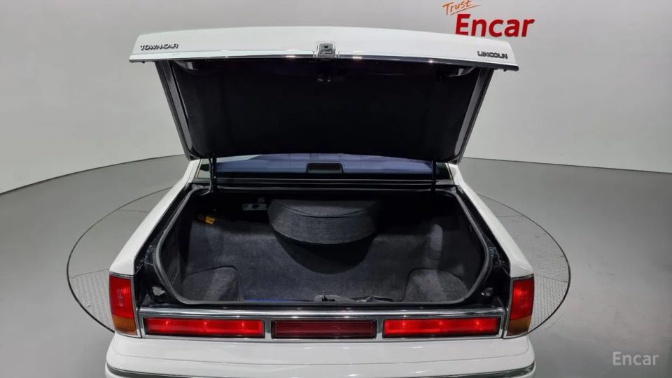 Lincoln Town Car