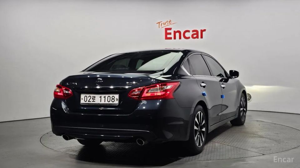 Nissan altima