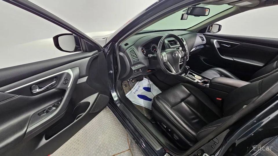 Nissan altima