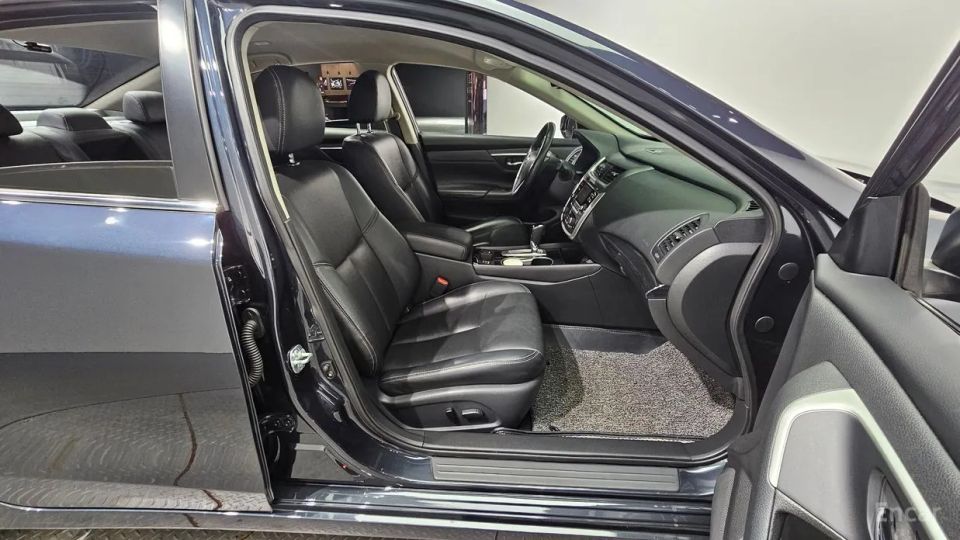 Nissan altima