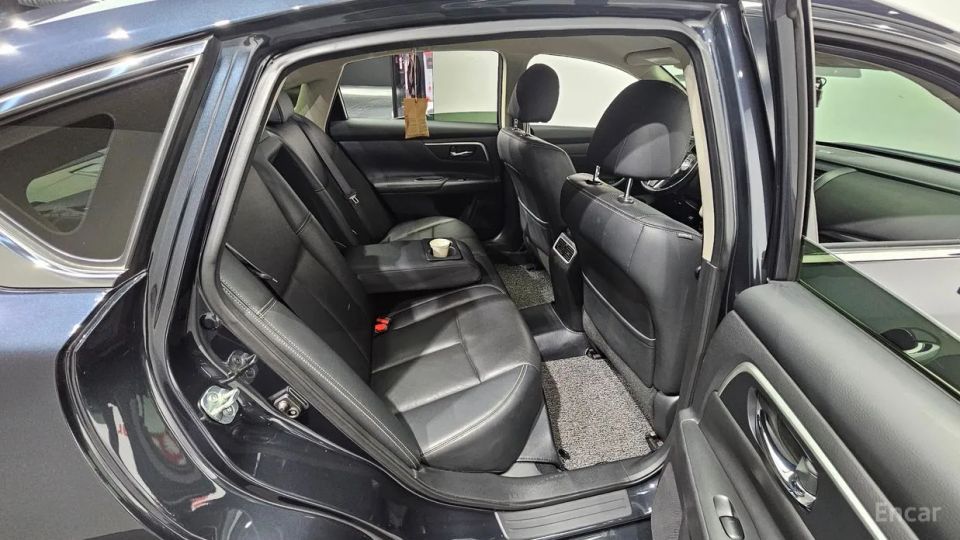 Nissan altima