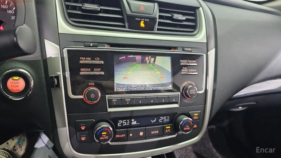 Nissan altima