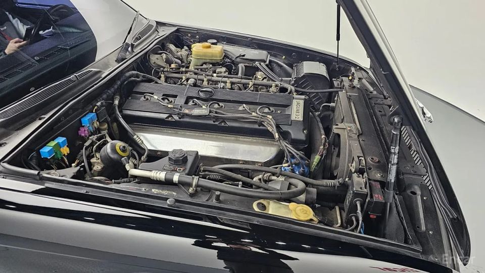 Jaguar XJ-6