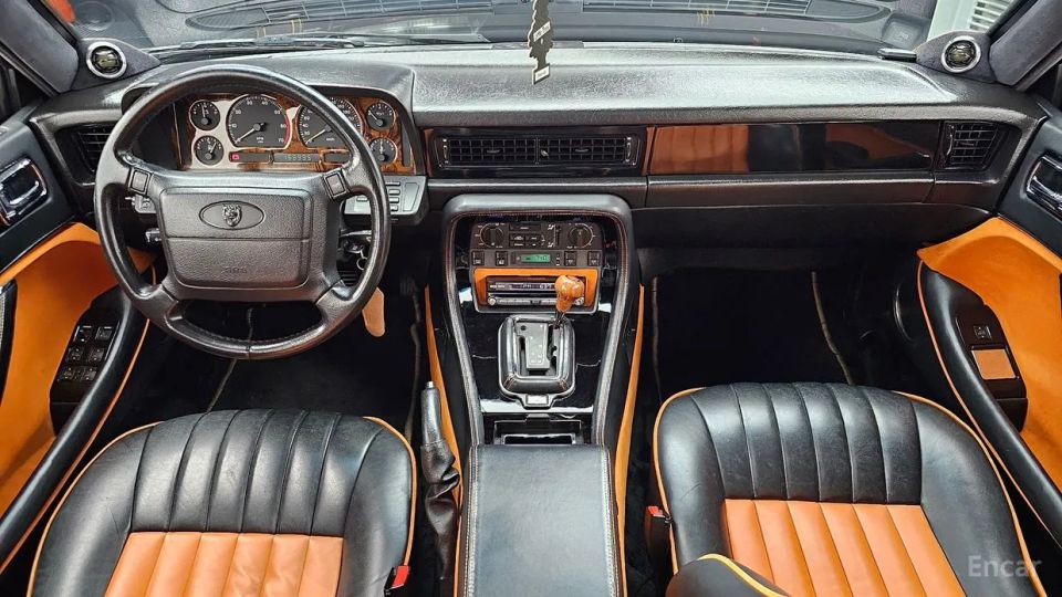 Jaguar XJ-6