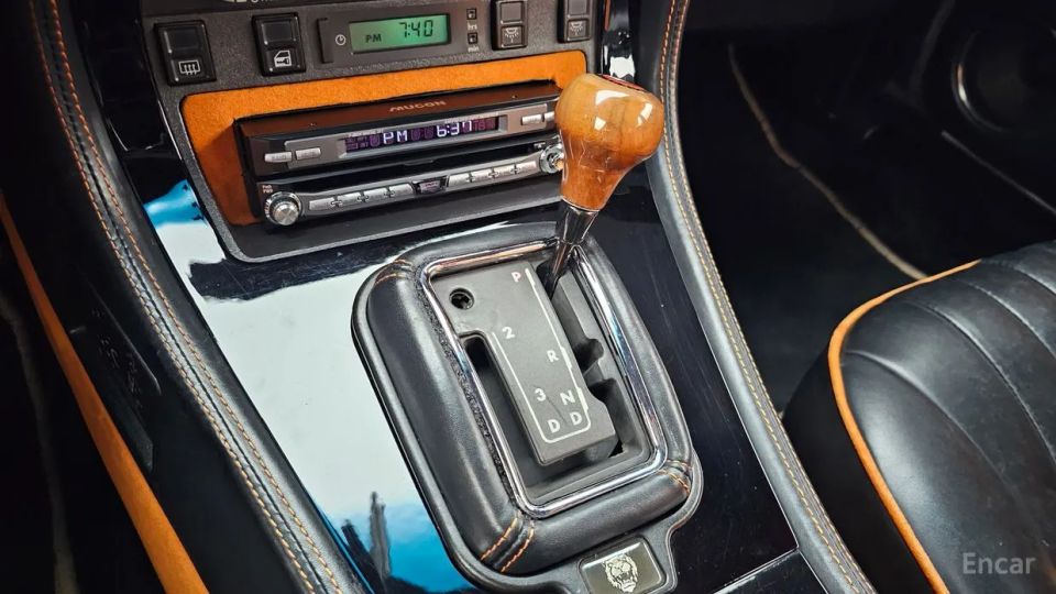 Jaguar XJ-6