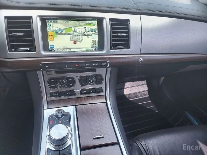 Jaguar xf
