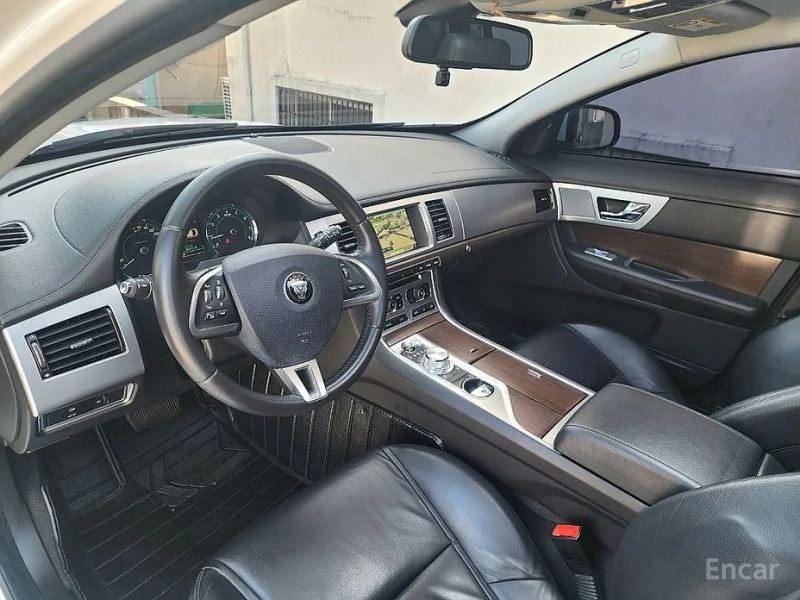 Jaguar xf