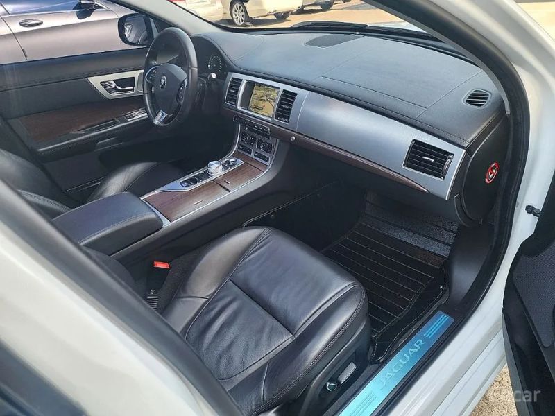 Jaguar xf