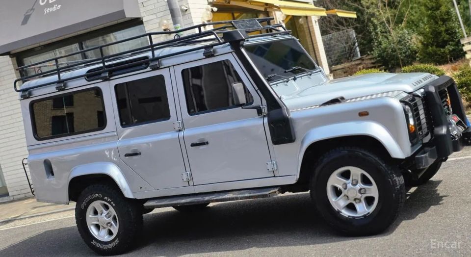 Land Rover Defender