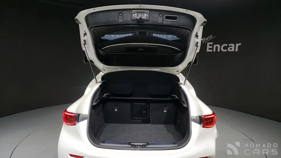 Infiniti Q30