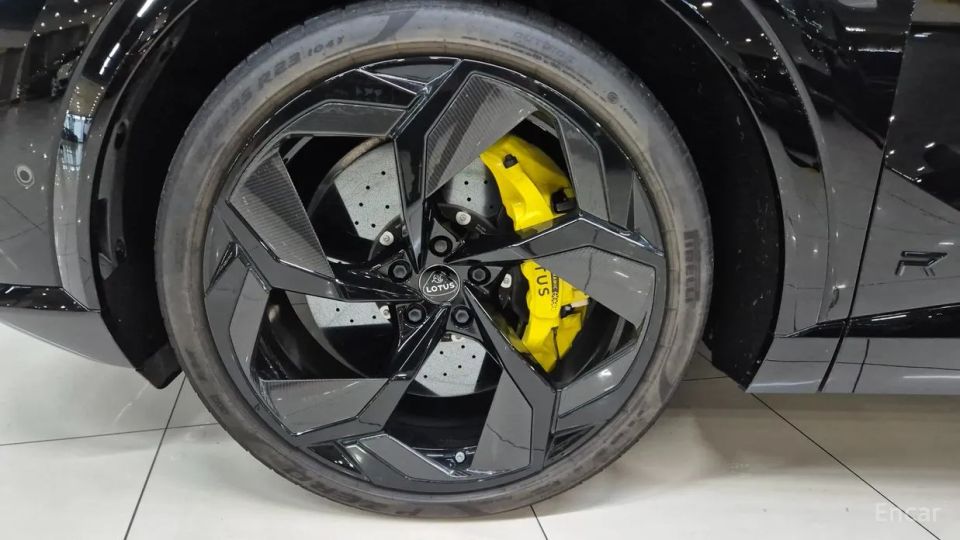 Lotus Eletre