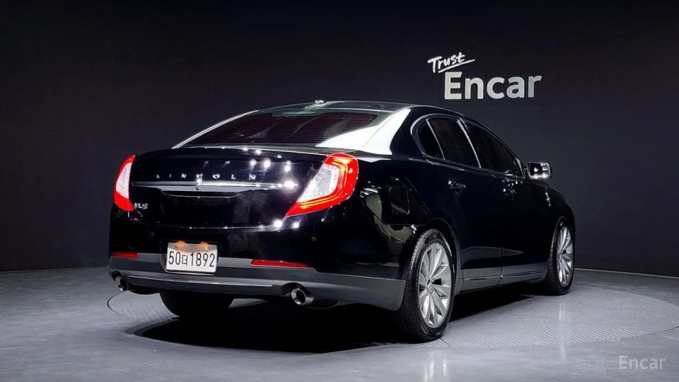 Lincoln MKS