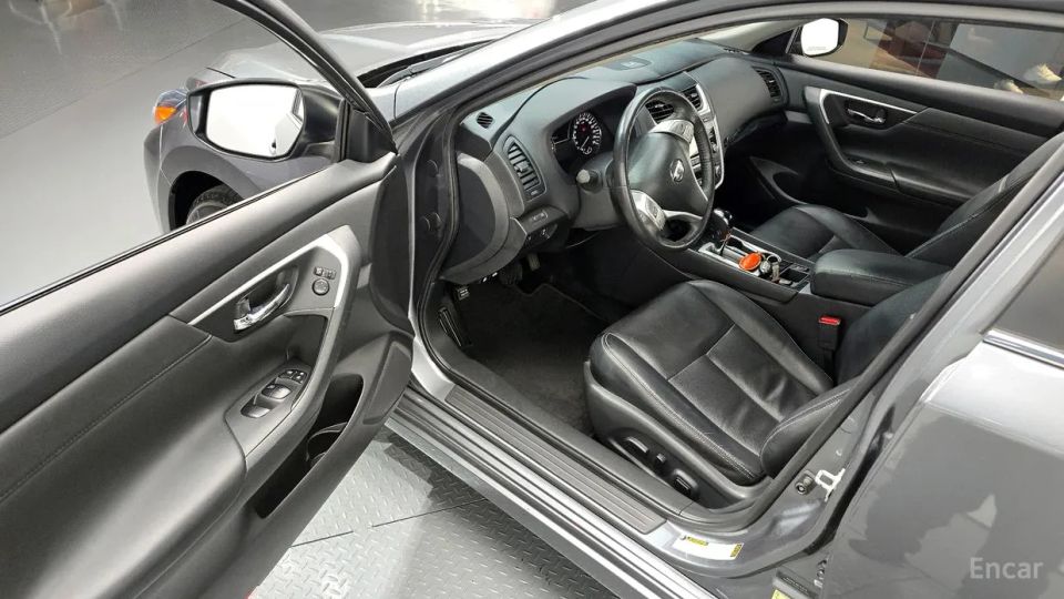 Nissan altima