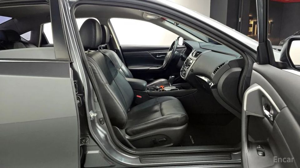 Nissan altima