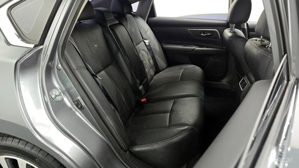 Nissan altima