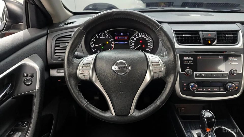 Nissan altima