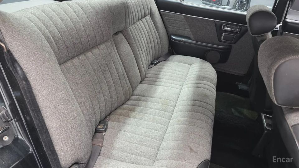 Jaguar XJ-6