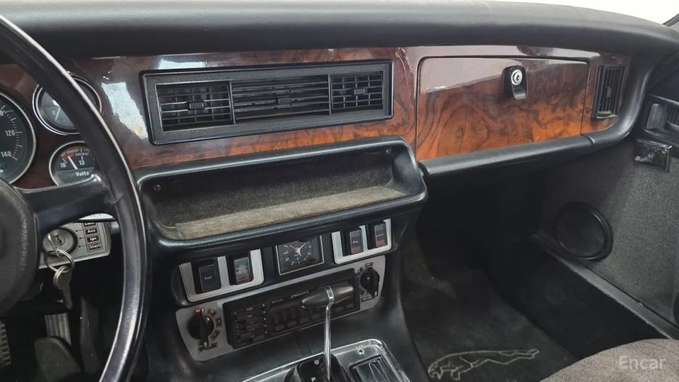 Jaguar XJ-6